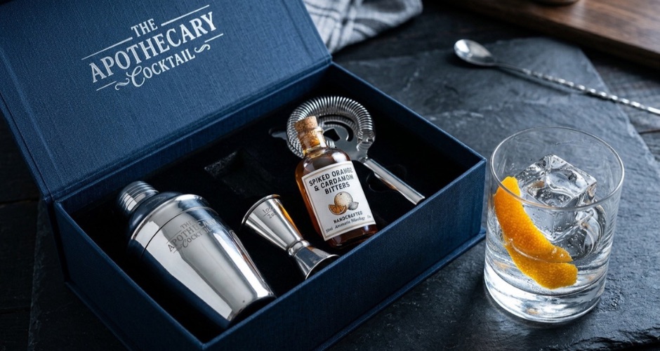 Golden Summer 2026: Cocktail-Set mit Shaker, Jigger und Spirituose in der Box